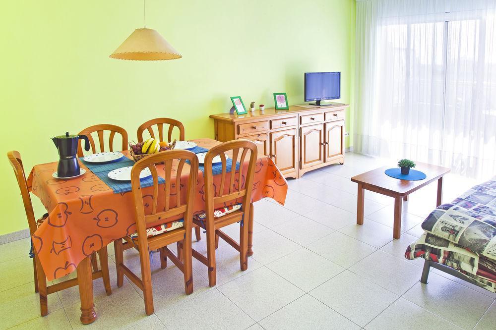 RVHotels Apartamentos Ses Illes Blanes Exterior foto